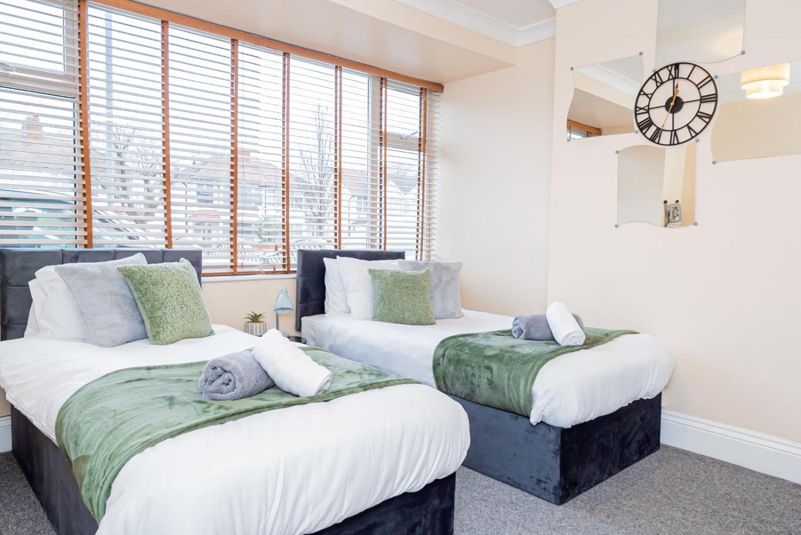 The Radleys Villa Birmingham Bagian luar foto